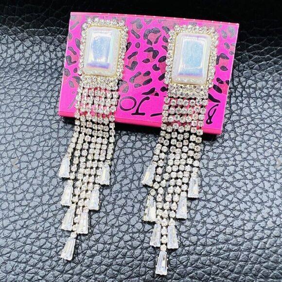 NWT Gorgeous BJ Earrings  - Picture 2 of 4